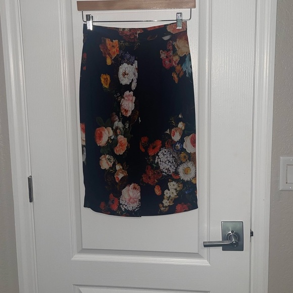 Dolce & Gabbana Floral Print Vintage 90s Y2K High Rise Back Slit Baroque Sz 38 - Picture 5 of 11